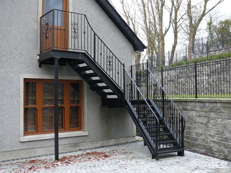 Металлическая лестница на второй этаж своими руками в частном доме: Пошаговая инструкция +Видео