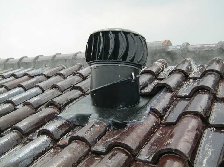 Вентиляционная труба на крышу 