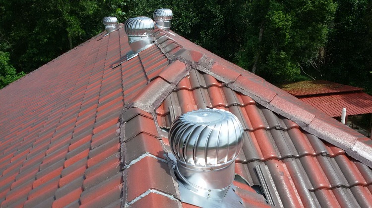 Вентиляционная труба на крышу